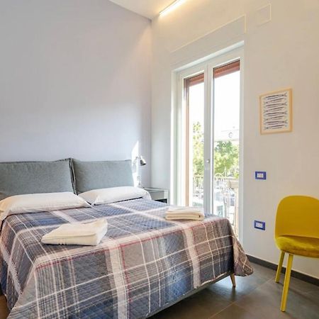B&B Un Passo Dal Treno Piazza Vittorio Veneto 36-Salerno Station Εξωτερικό φωτογραφία