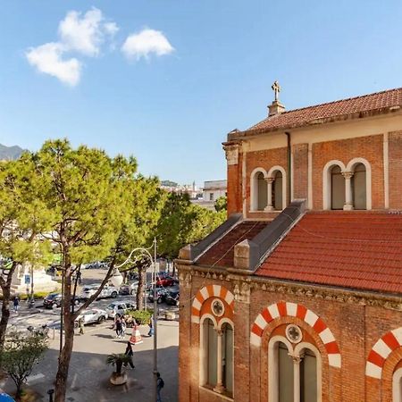 B&B Un Passo Dal Treno Piazza Vittorio Veneto 36-Salerno Station Εξωτερικό φωτογραφία