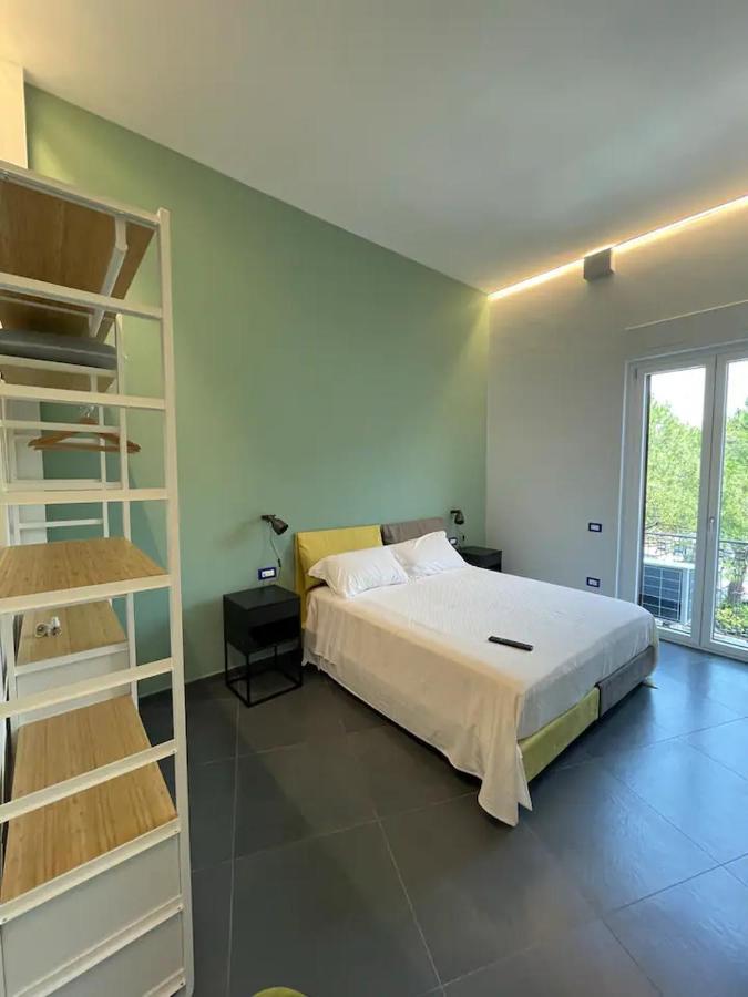B&B Un Passo Dal Treno Piazza Vittorio Veneto 36-Salerno Station Εξωτερικό φωτογραφία