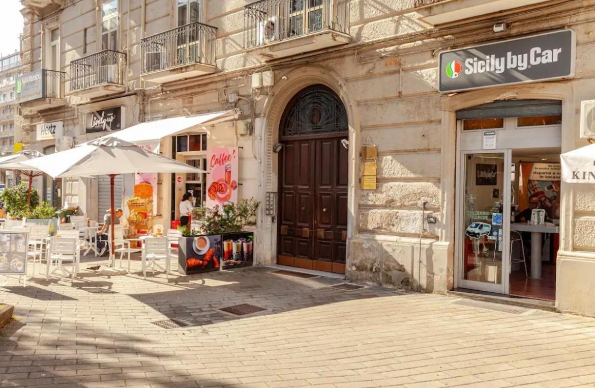 B&B Un Passo Dal Treno Piazza Vittorio Veneto 36-Salerno Station Εξωτερικό φωτογραφία