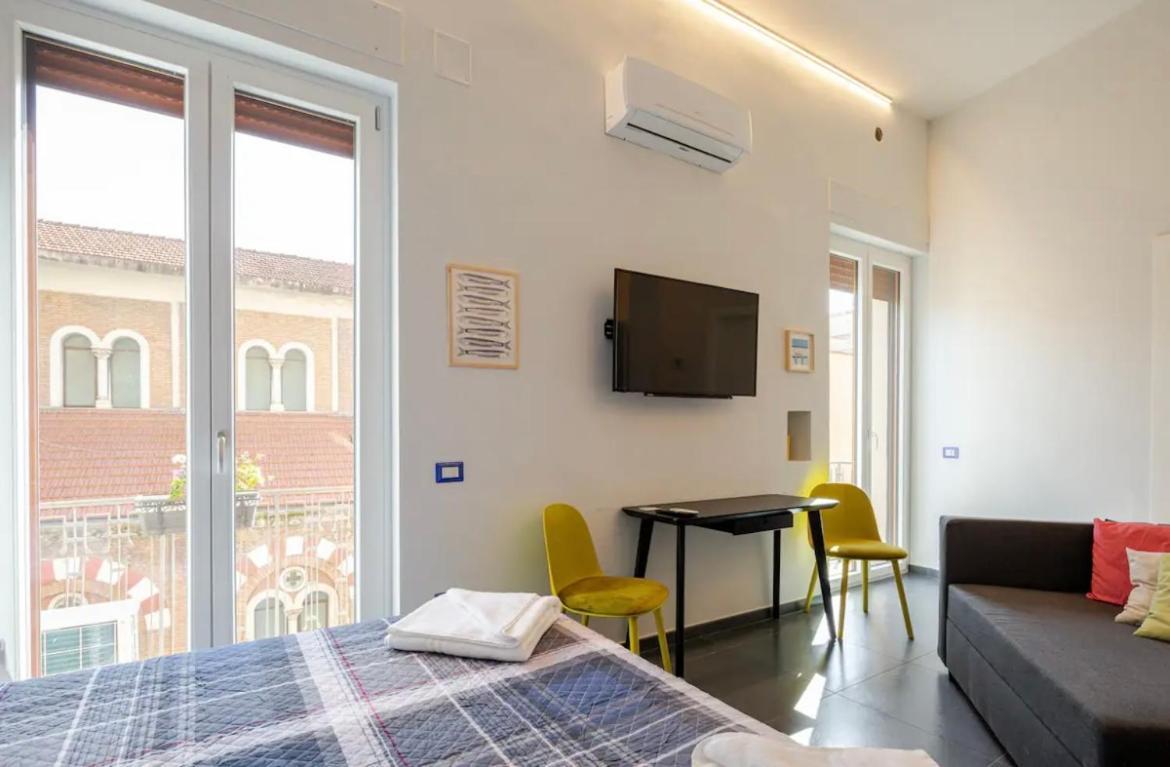 B&B Un Passo Dal Treno Piazza Vittorio Veneto 36-Salerno Station Εξωτερικό φωτογραφία